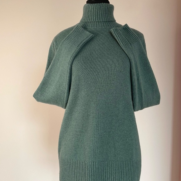 100% Cashmere Turtleneck Sweater - Picture 4 of 10